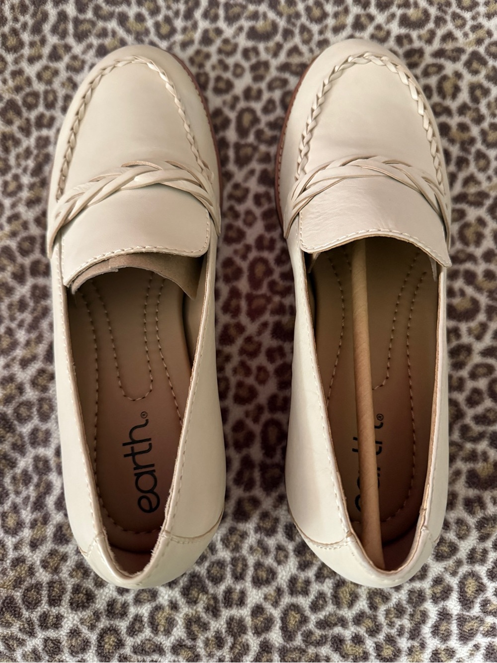Women’s Earth Braided Cream Slip-On Loafers New Never Worn!  Size 8 1/2.